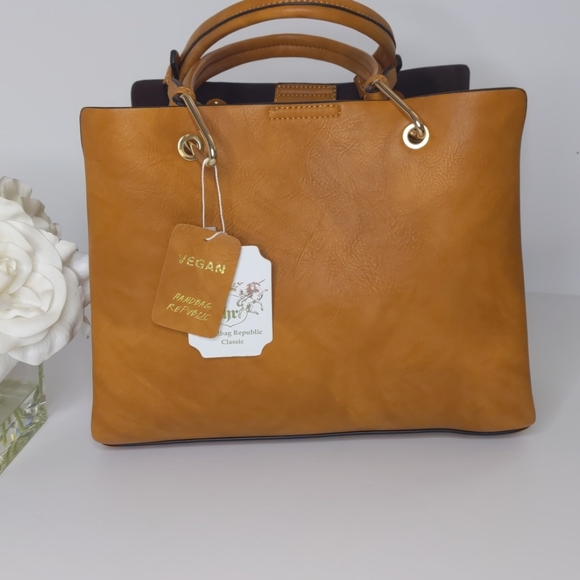 Republic Classic Handbags - Republic Satchel Purse light camel color